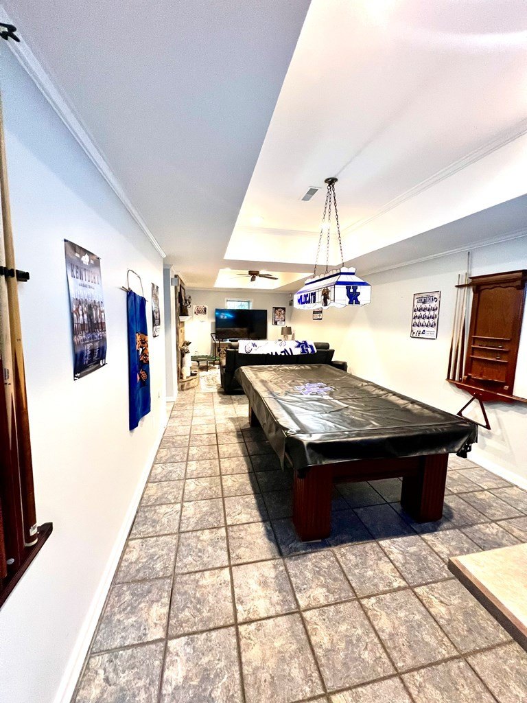 Prestonsburg, Kentucky, 41653, United States, 4 Bedrooms Bedrooms, ,4 BathroomsBathrooms,Residential,For Sale,1978376