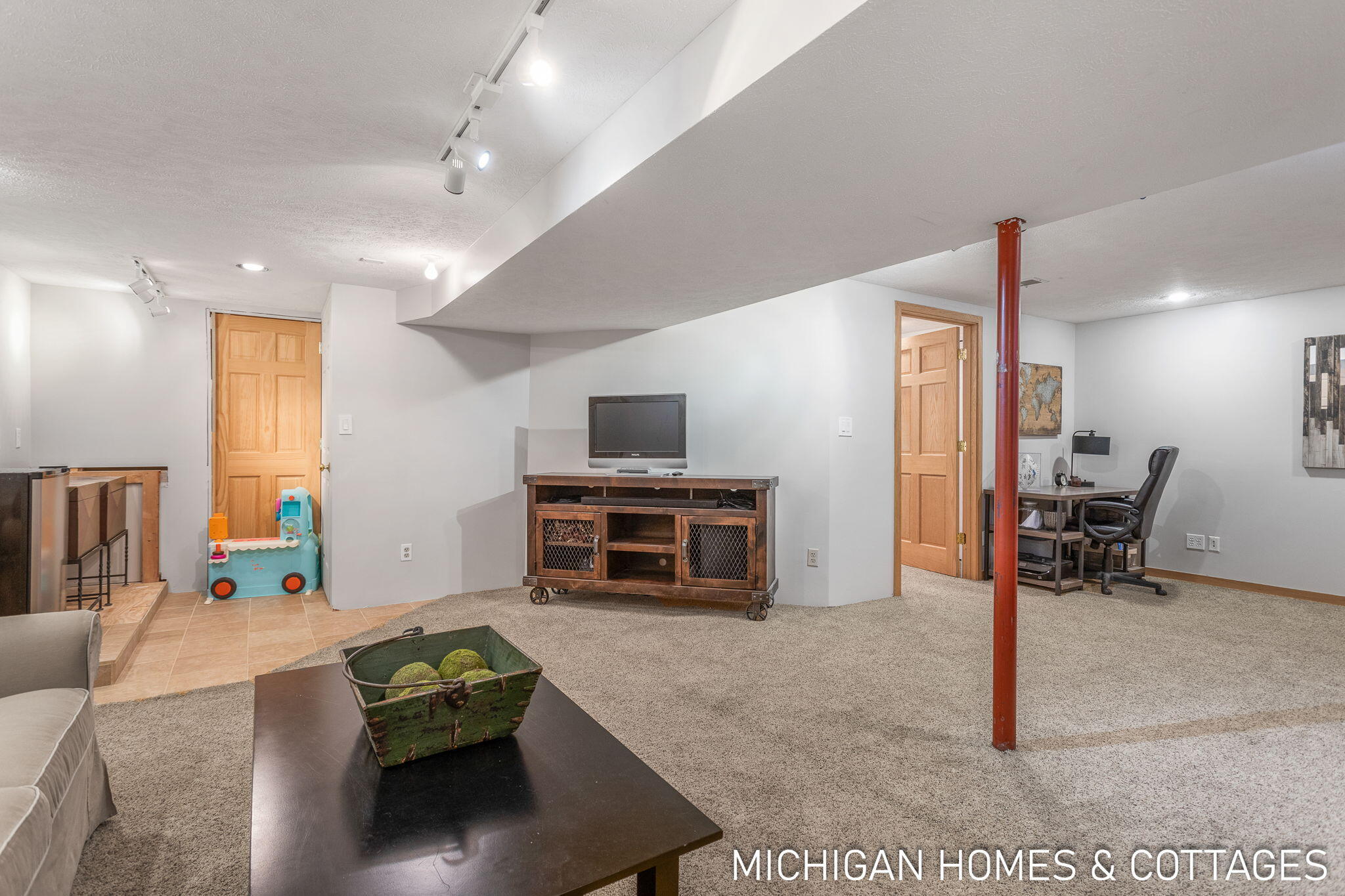 Jenison, Michigan, 49428, United States, 4 Bedrooms Bedrooms, ,3 BathroomsBathrooms,Residential,For Sale,1932274