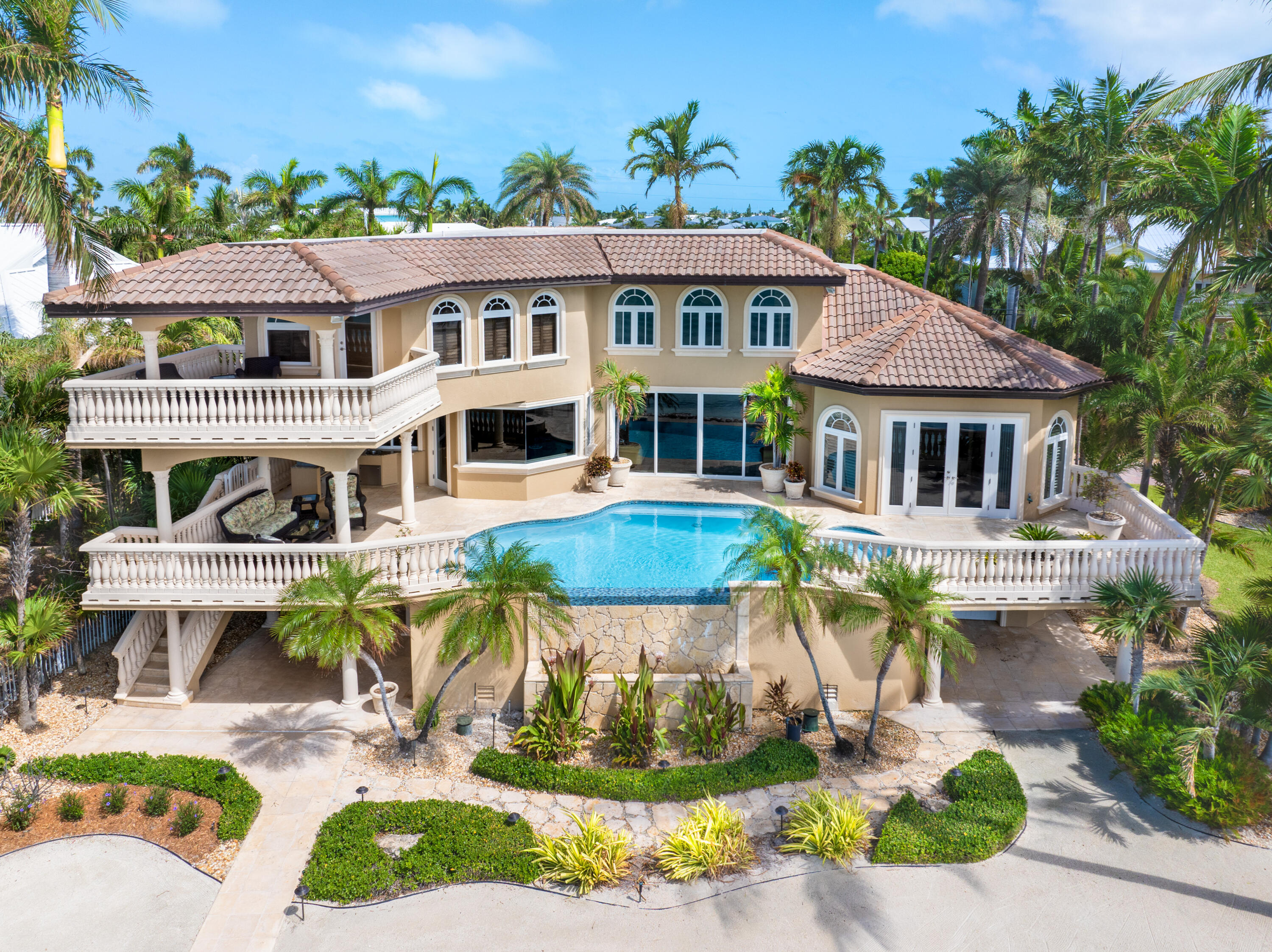 KEY COLONY, Florida, 33051, United States, 4 Bedrooms Bedrooms, ,5 BathroomsBathrooms,Residential,For Sale,1996950