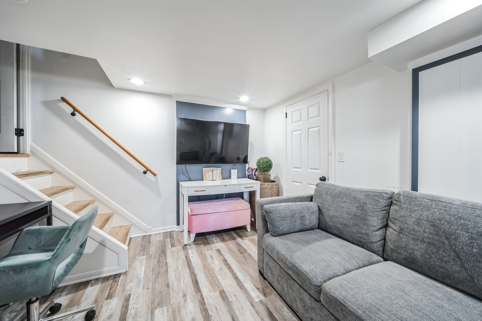 Elmwood Park, New Jersey, 07407, United States, 3 Bedrooms Bedrooms, ,2 BathroomsBathrooms,Residential,For Sale,1982757