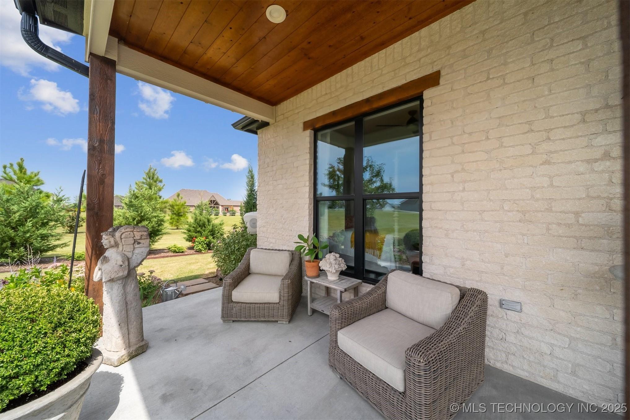 Broken Arrow, Oklahoma, 74014, United States, 4 Bedrooms Bedrooms, ,4 BathroomsBathrooms,Residential,For Sale,1983128