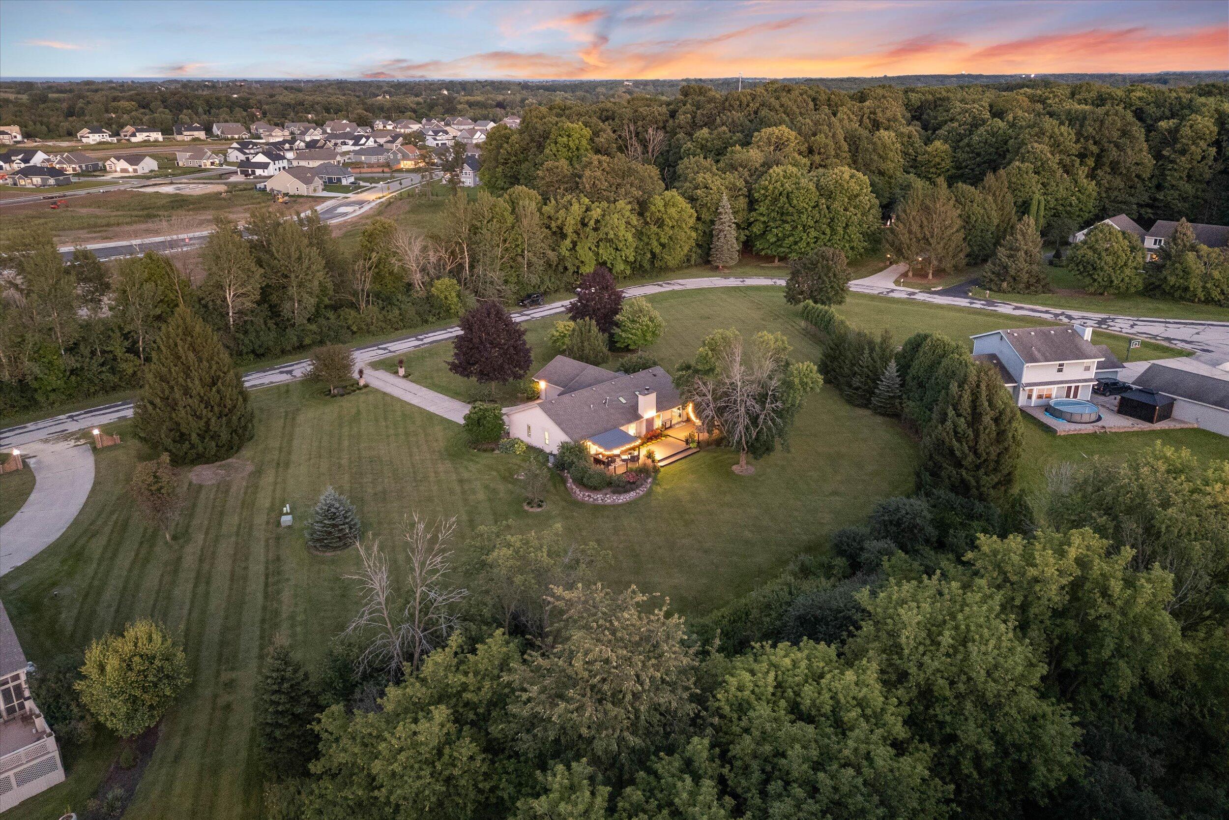 Grafton, Wisconsin, 53024, United States, 3 Bedrooms Bedrooms, ,2 BathroomsBathrooms,Residential,For Sale,1938836
