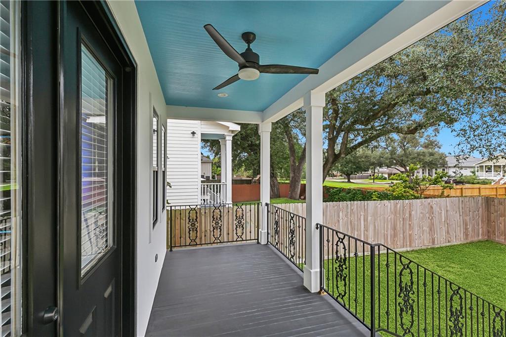 New Orleans, Louisiana, 70122, United States, 4 Bedrooms Bedrooms, ,4 BathroomsBathrooms,Residential,For Sale,1941727