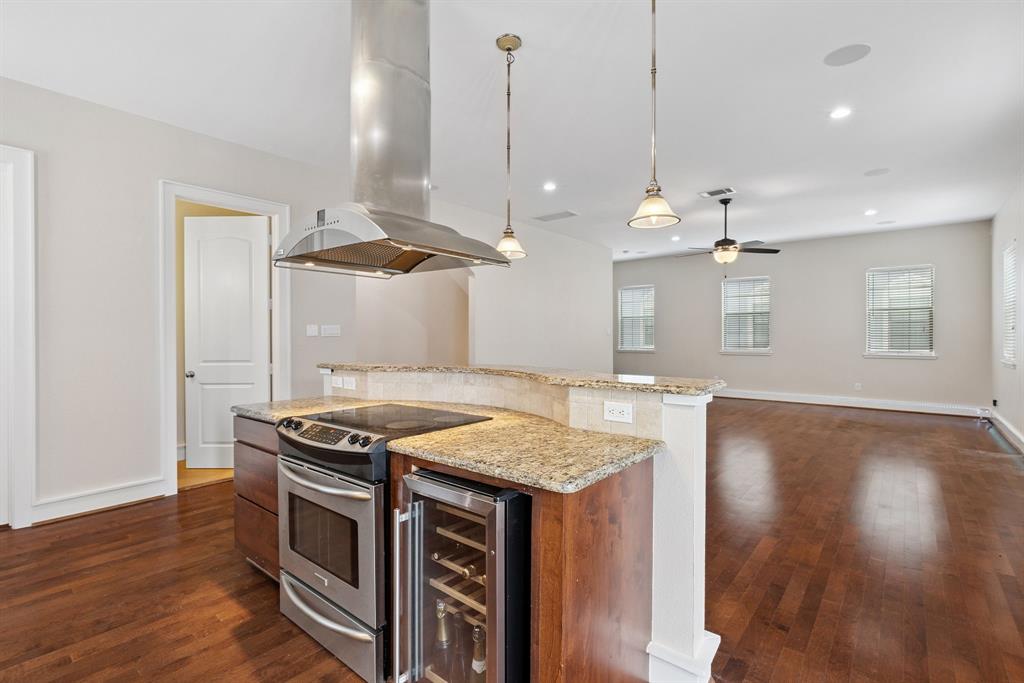 Dallas, Texas, 75204, United States, 2 Bedrooms Bedrooms, ,3 BathroomsBathrooms,Residential,For Sale,1895857