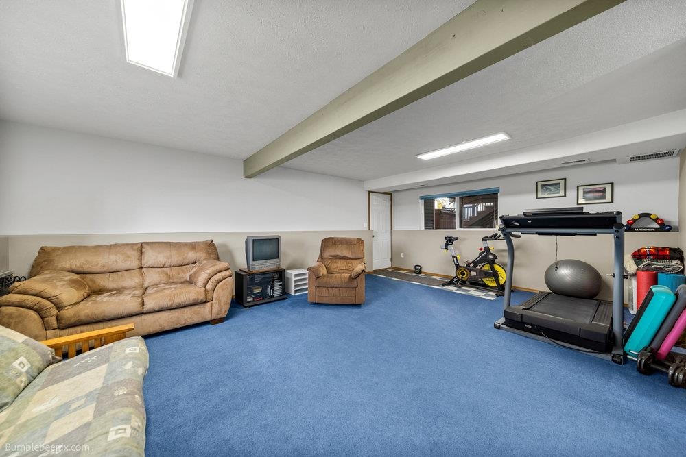 Newman Lake, Washington, 99025, United States, 4 Bedrooms Bedrooms, ,2 BathroomsBathrooms,Residential,For Sale,1987329