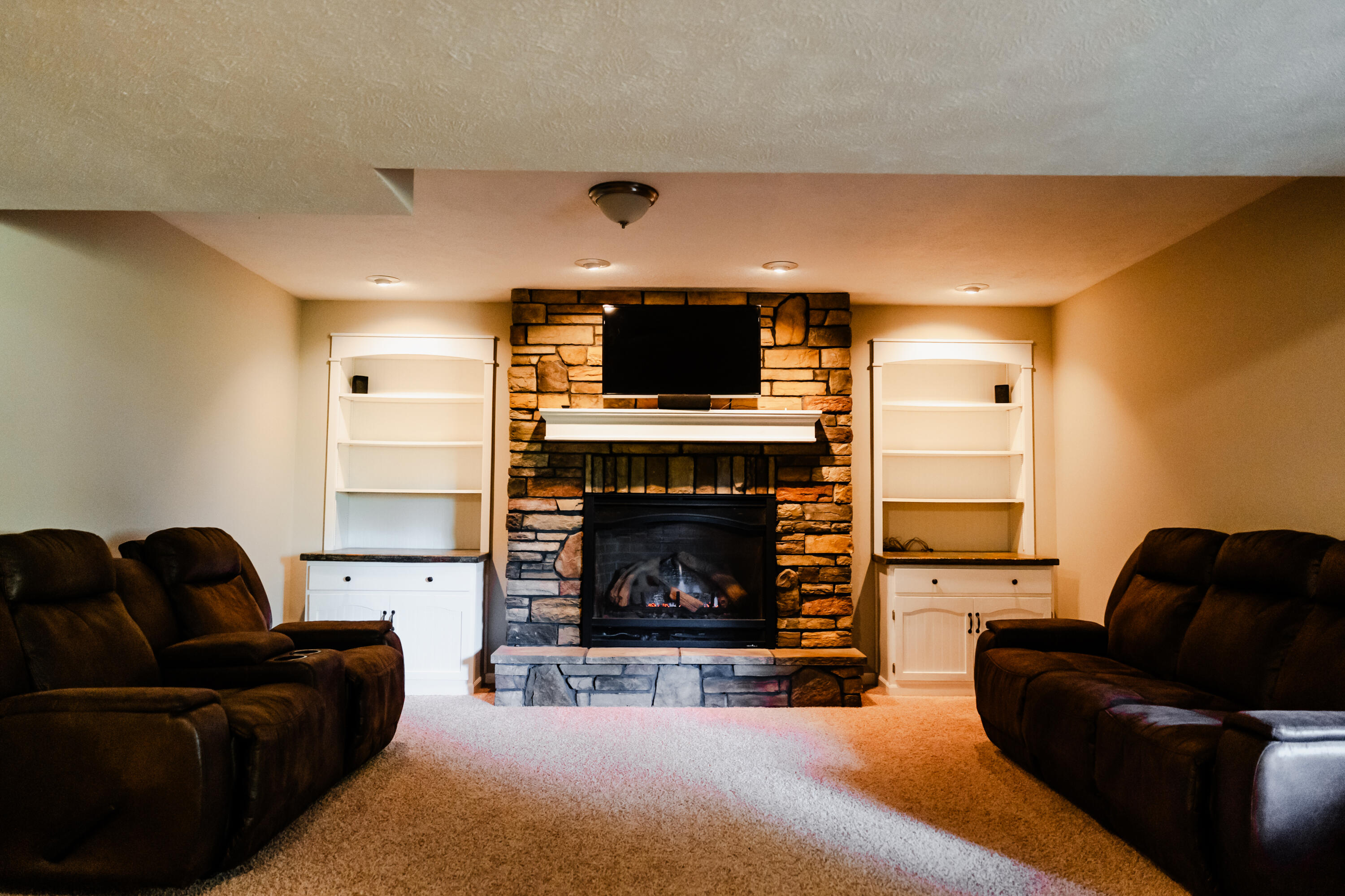 Sparta, Michigan, 49345, United States, 4 Bedrooms Bedrooms, ,3 BathroomsBathrooms,Residential,For Sale,1895548