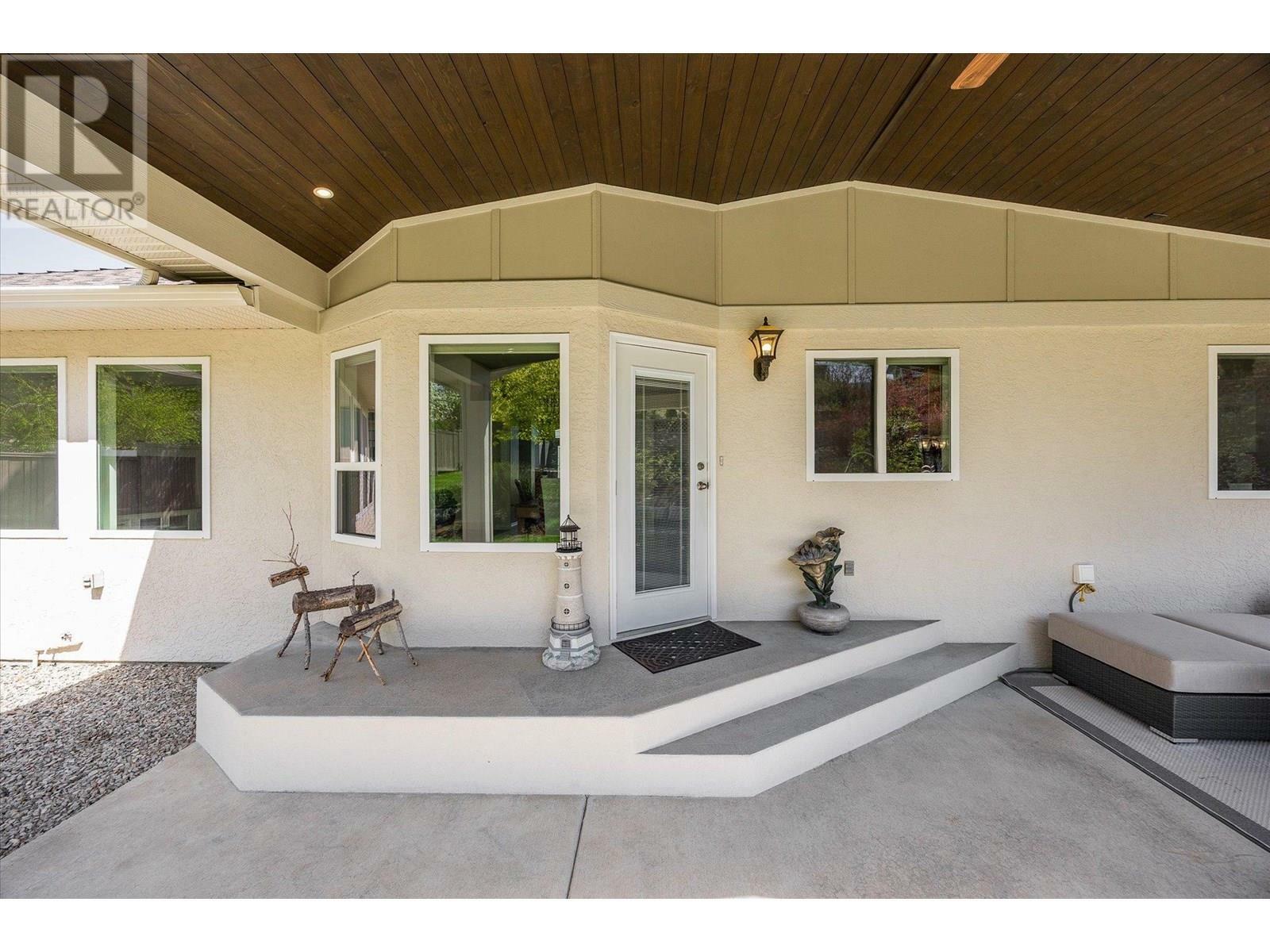 KELOWNA, British Columbia, V1W 4K9, CA, 4 Bedrooms Bedrooms, ,3 BathroomsBathrooms,Residential,For Sale,1865422
