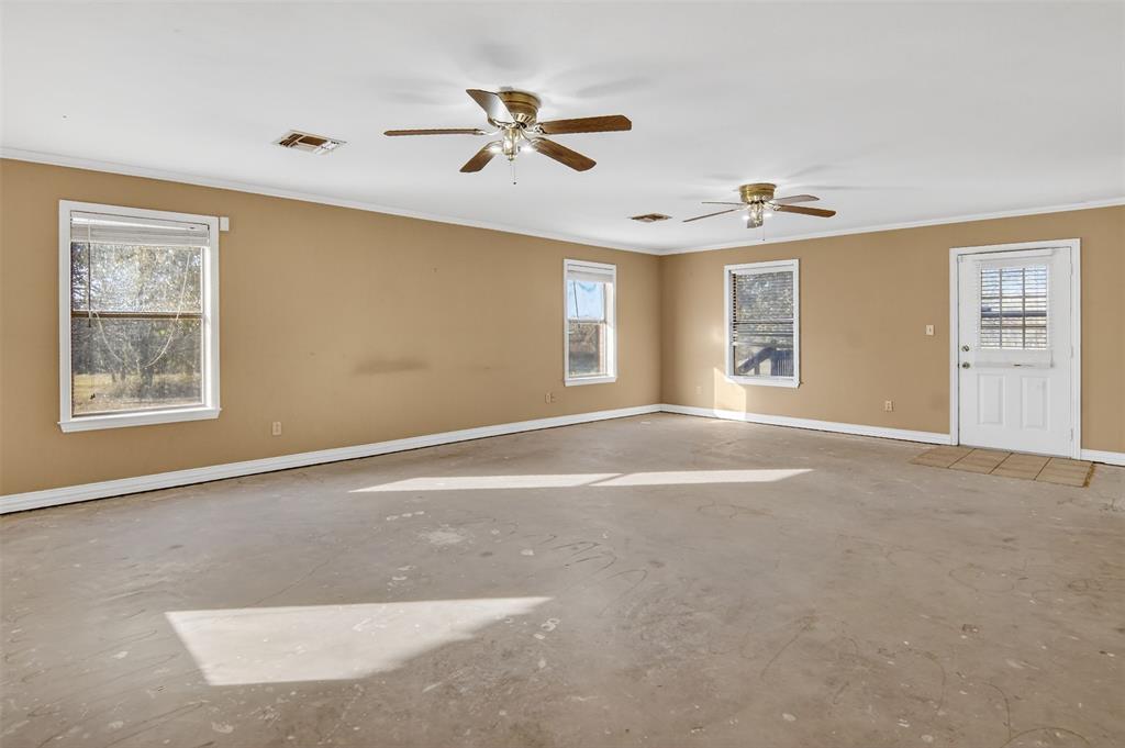 Weatherford, Texas, 76087, United States, 3 Bedrooms Bedrooms, ,2 BathroomsBathrooms,Residential,For Sale,2005416