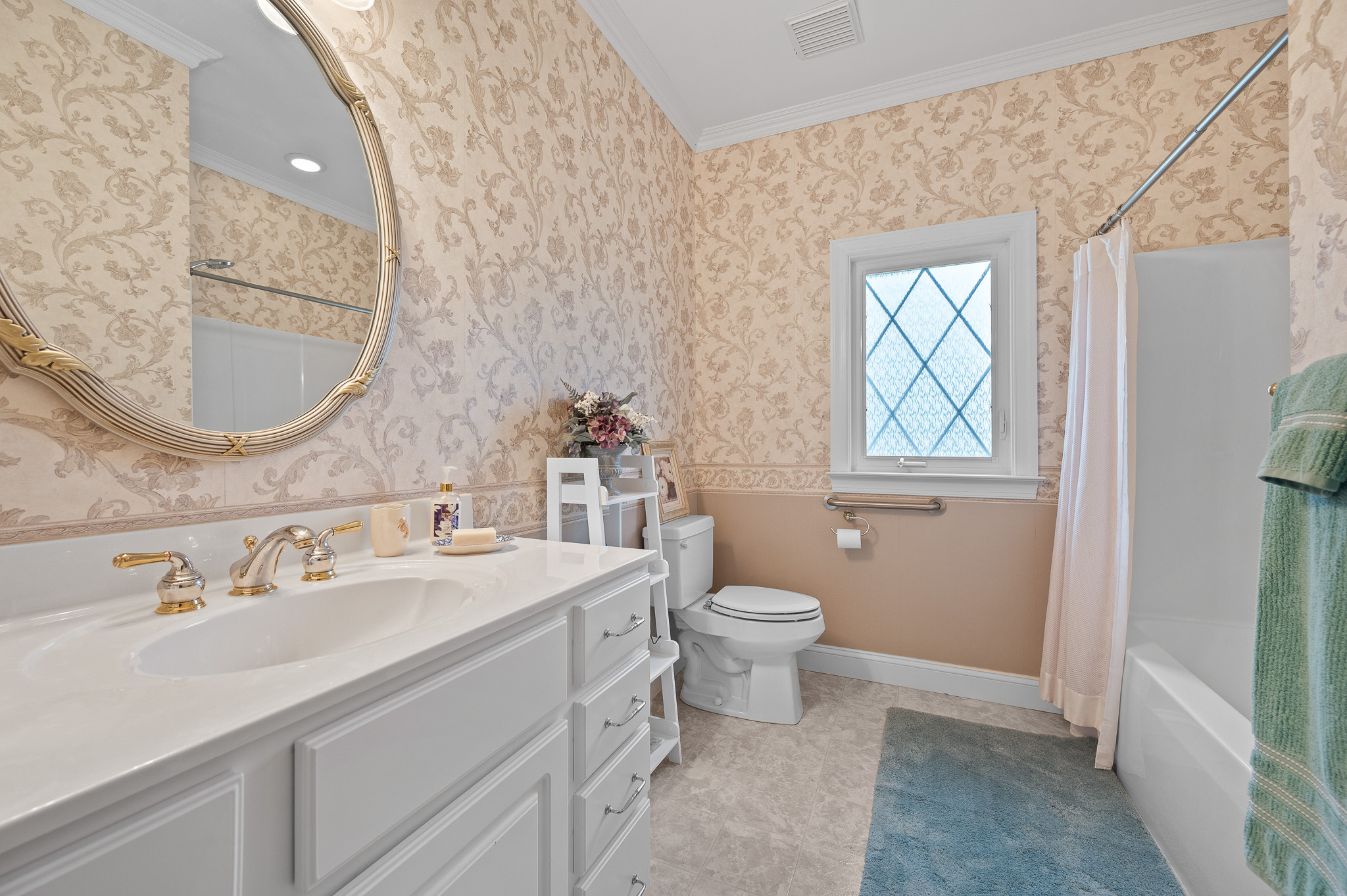 Bedford, Virginia, 24523, United States, 3 Bedrooms Bedrooms, ,2 BathroomsBathrooms,Residential,For Sale,2048776