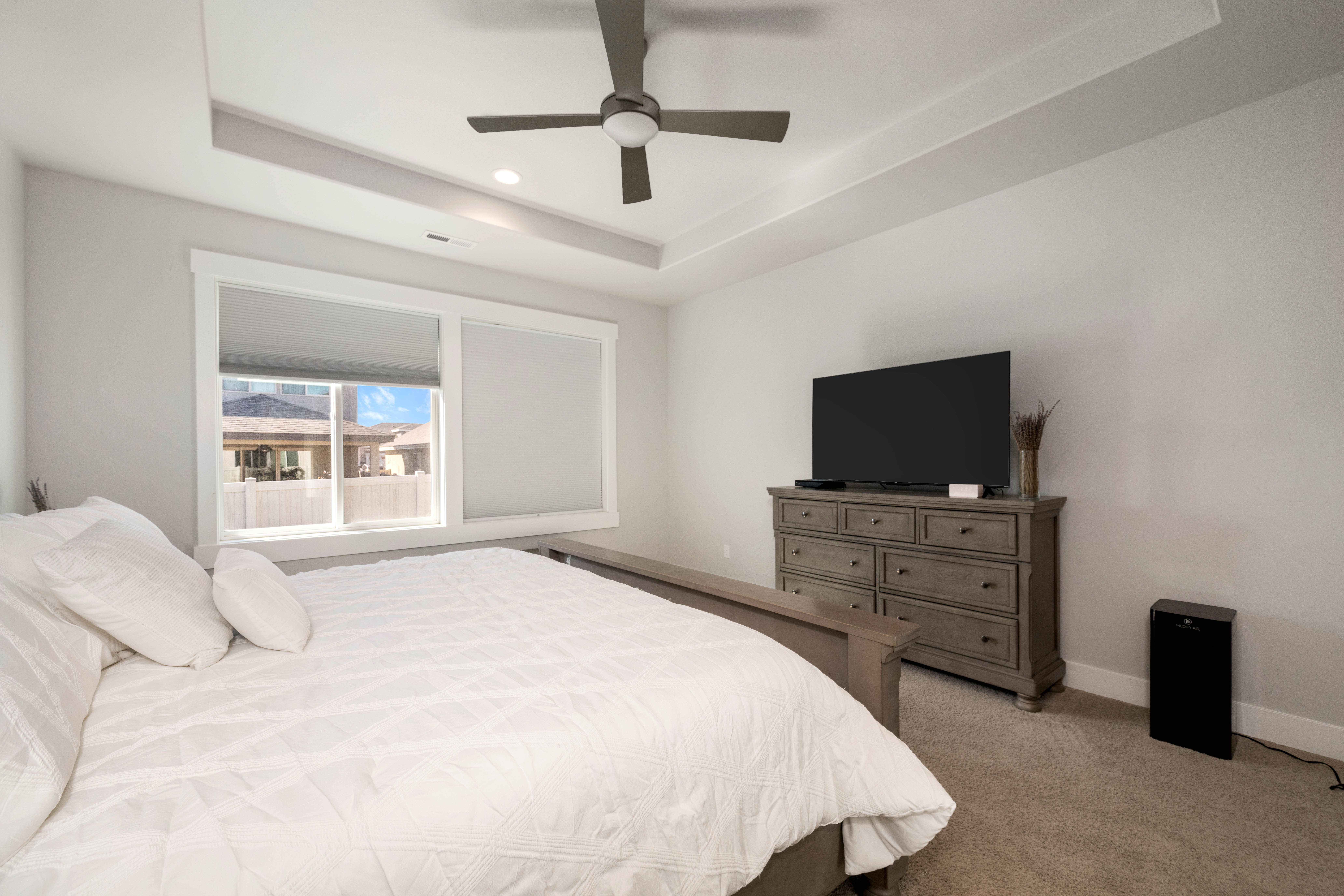  Coffered Ceilings, 2020 Build, One Level - 物件實景