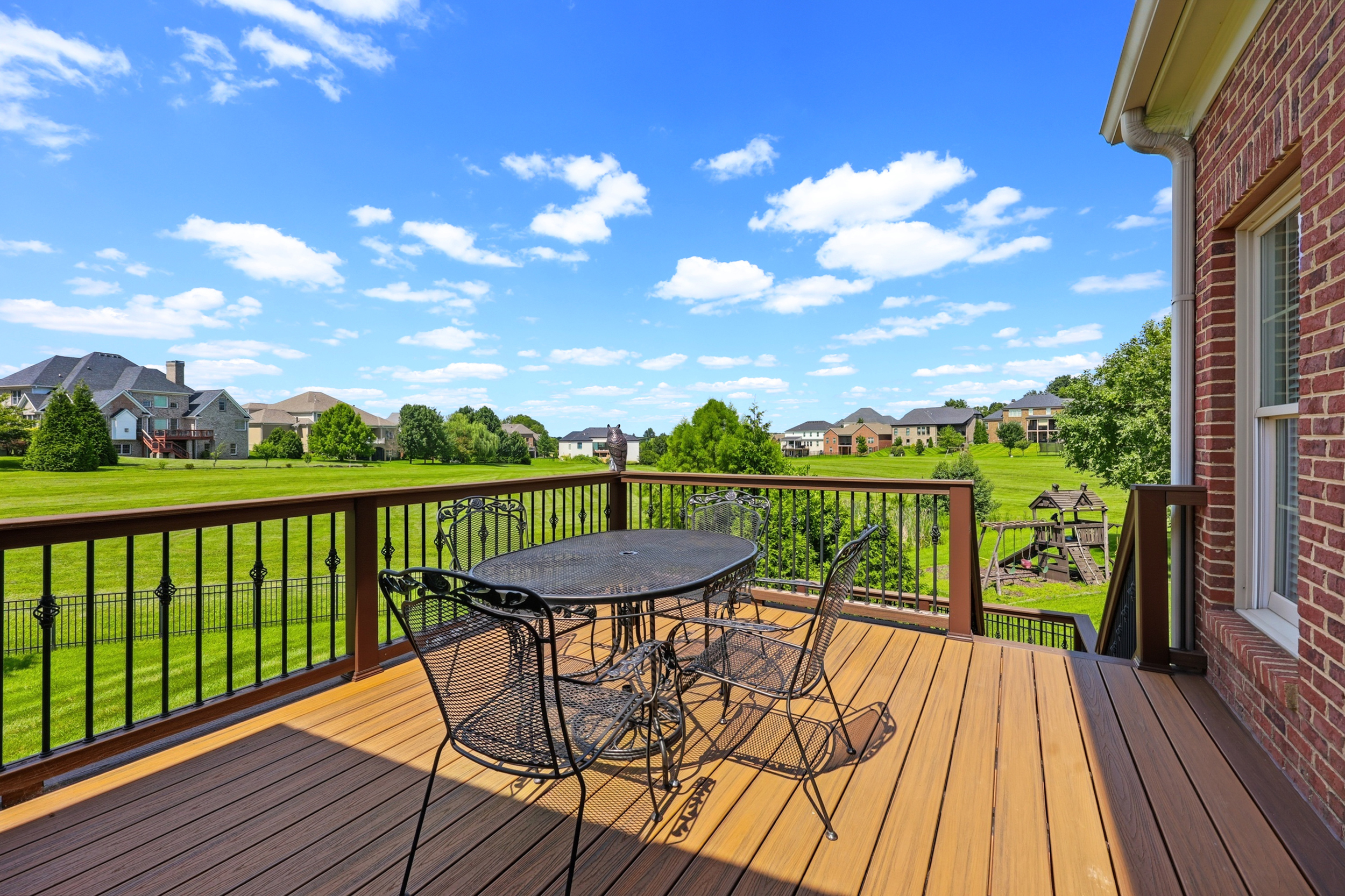  201 Kelburn Court - 物件實景