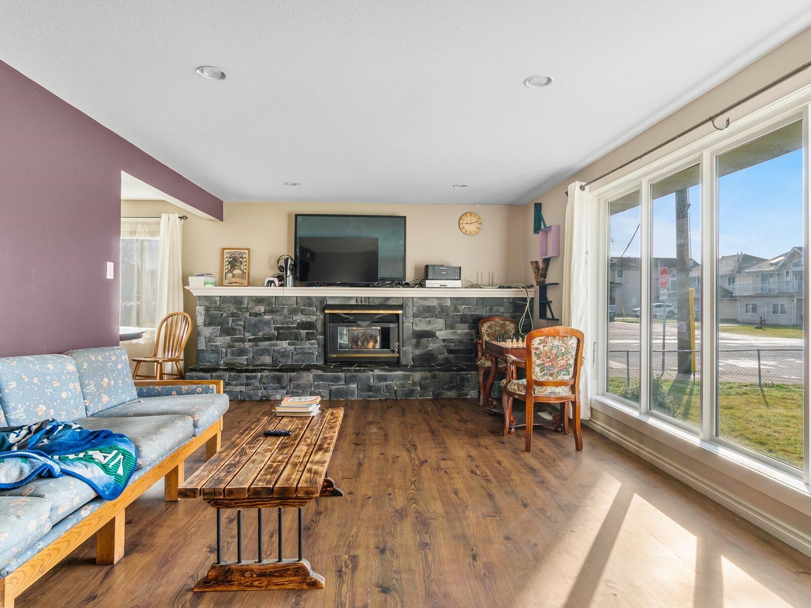 ABBOTSFORD, British Columbia, V2S 8C1, CA, 2 Bedrooms Bedrooms, ,1 BathroomBathrooms,Residential,For Sale,1837124