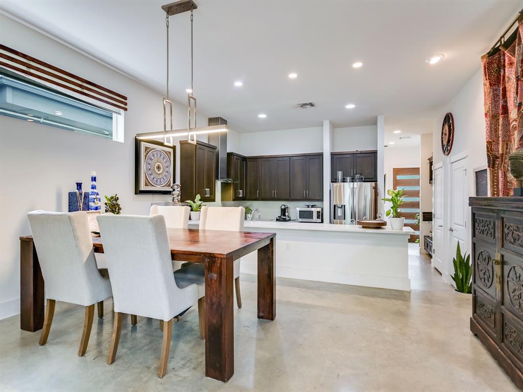 1215 Maple Ave, Austin, Texas, 78702, United States, 4 Bedrooms Bedrooms, ,4 BathroomsBathrooms,Residential,For Sale,1215 Maple Ave,1409568