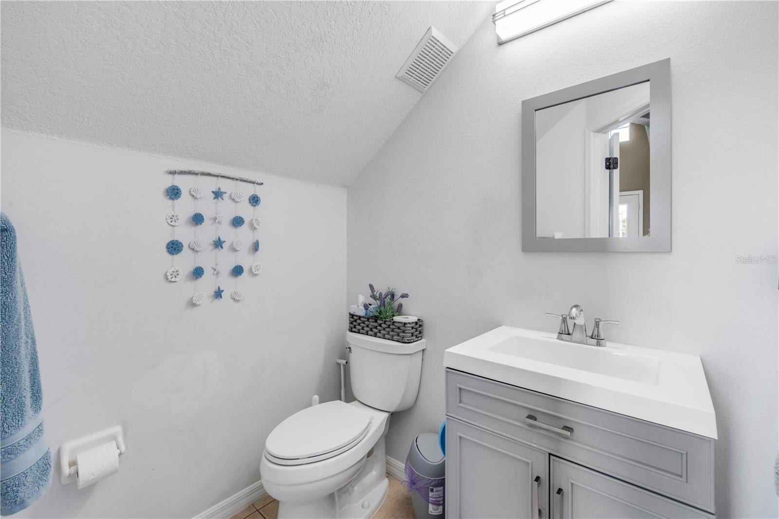 ORLANDO, Florida, 32835, United States, 4 Bedrooms Bedrooms, ,3 BathroomsBathrooms,Residential,For Sale,1885339