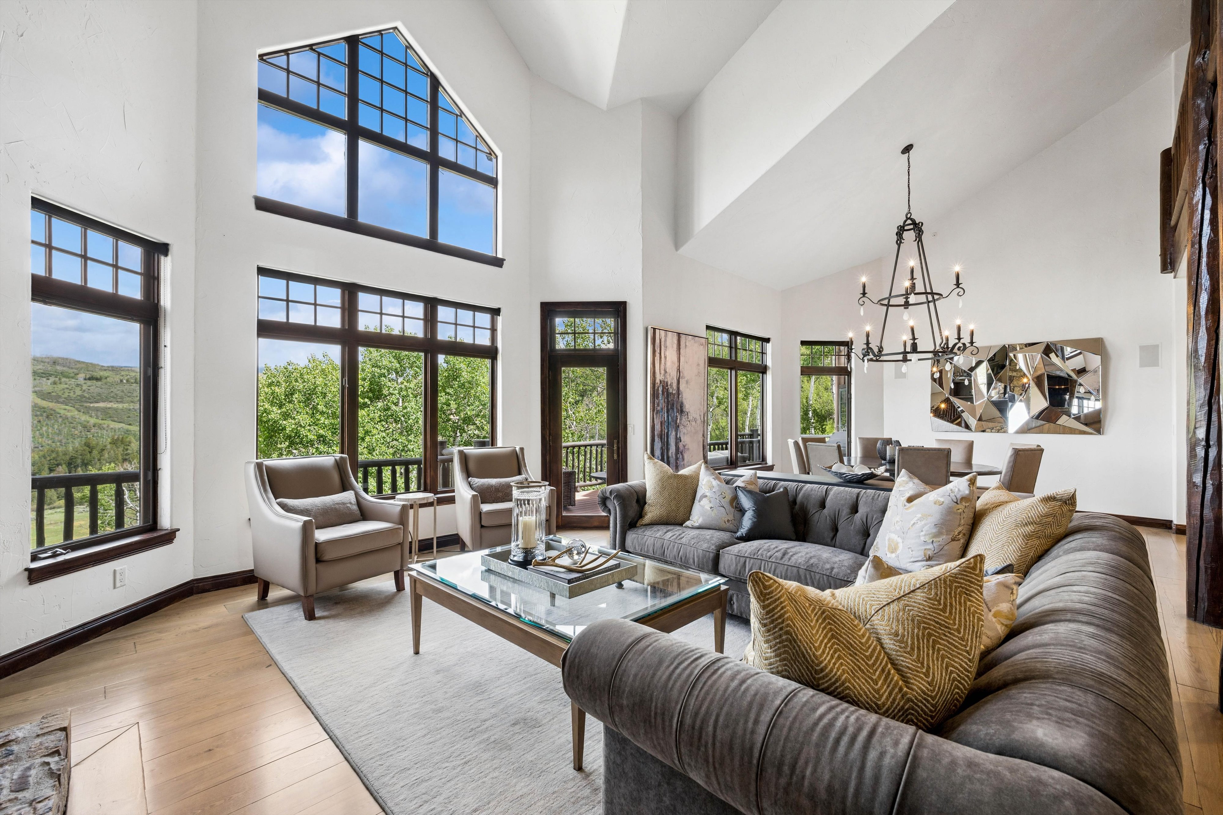  35 Stag Gulch Court Embraces Open Space Meadows With Golf Course Access - 物件實景