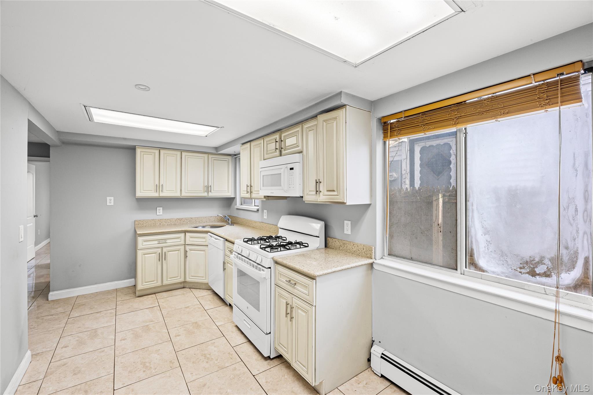 Long Beach, New York, 11561, United States, 5 Bedrooms Bedrooms, ,3 BathroomsBathrooms,Residential,For Sale,2002844