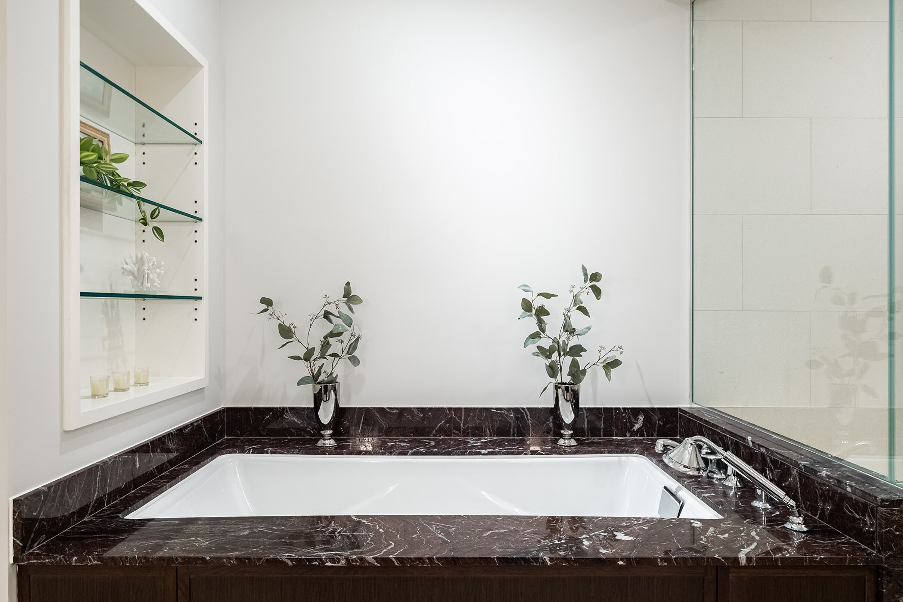  Fully Furnished Two Bedroom - 物件實景