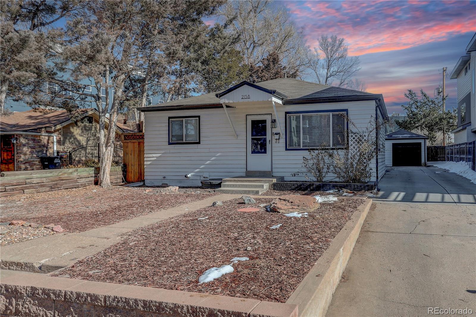 Denver, Colorado, 80222, United States, 2 Bedrooms Bedrooms, ,2 BathroomsBathrooms,Residential,For Sale,1965517