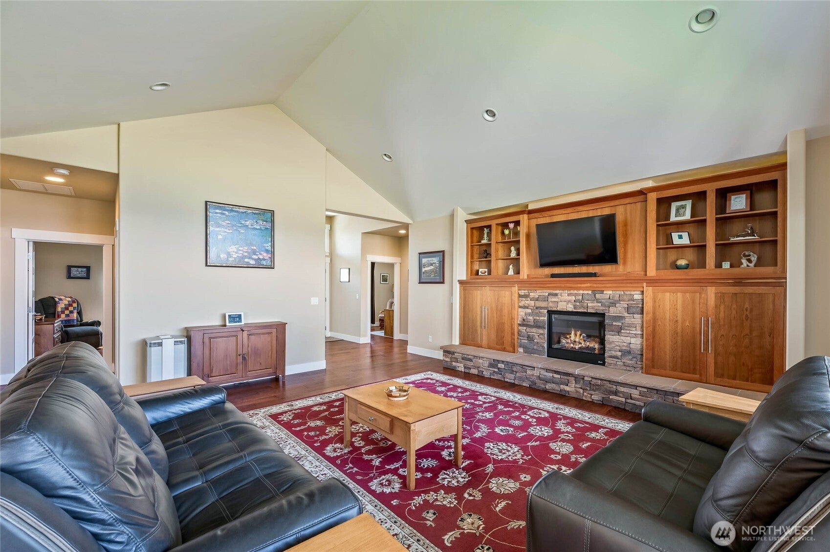 Wenatchee, Washington, 98801, United States, 3 Bedrooms Bedrooms, ,2 BathroomsBathrooms,Residential,For Sale,1892856