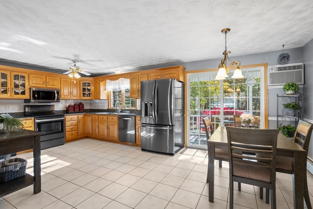 Methuen, Massachusetts, 01844, United States, 3 Bedrooms Bedrooms, ,1 BathroomBathrooms,Residential,For Sale,1981024