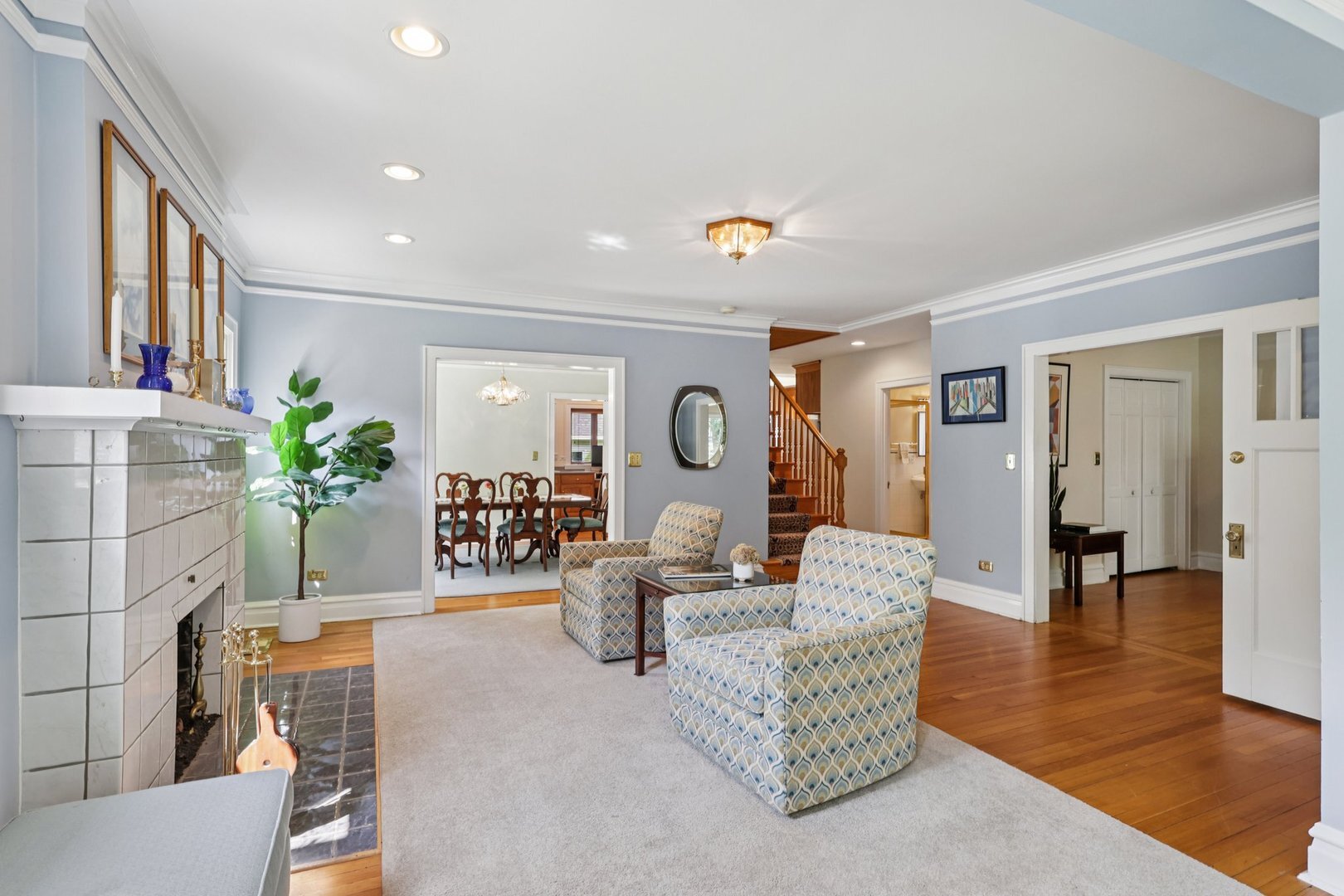 Evanston, Illinois, 60201, United States, 4 Bedrooms Bedrooms, ,4 BathroomsBathrooms,Residential,For Sale,1941847
