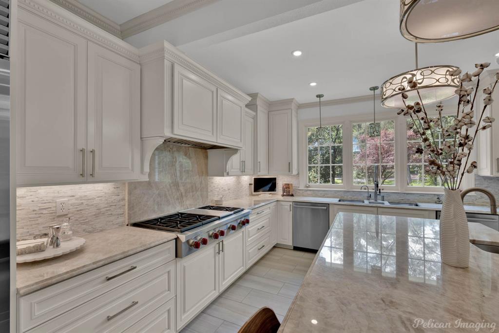 Shreveport, Louisiana, 71106, United States, 5 Bedrooms Bedrooms, ,6 BathroomsBathrooms,Residential,For Sale,1942292