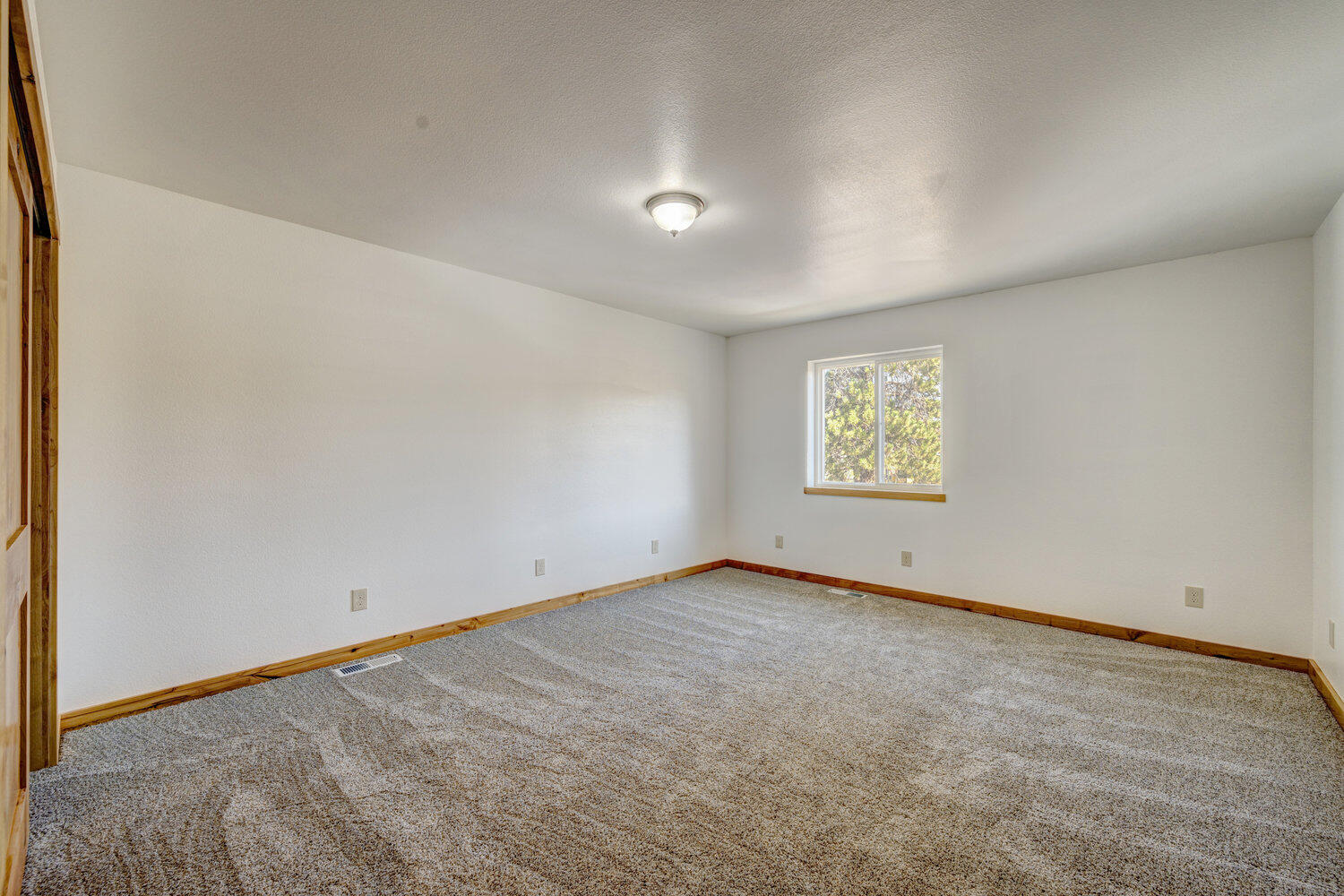 Wyarno, Wyoming, 82845, United States, 6 Bedrooms Bedrooms, ,3 BathroomsBathrooms,Residential,For Sale,1941792