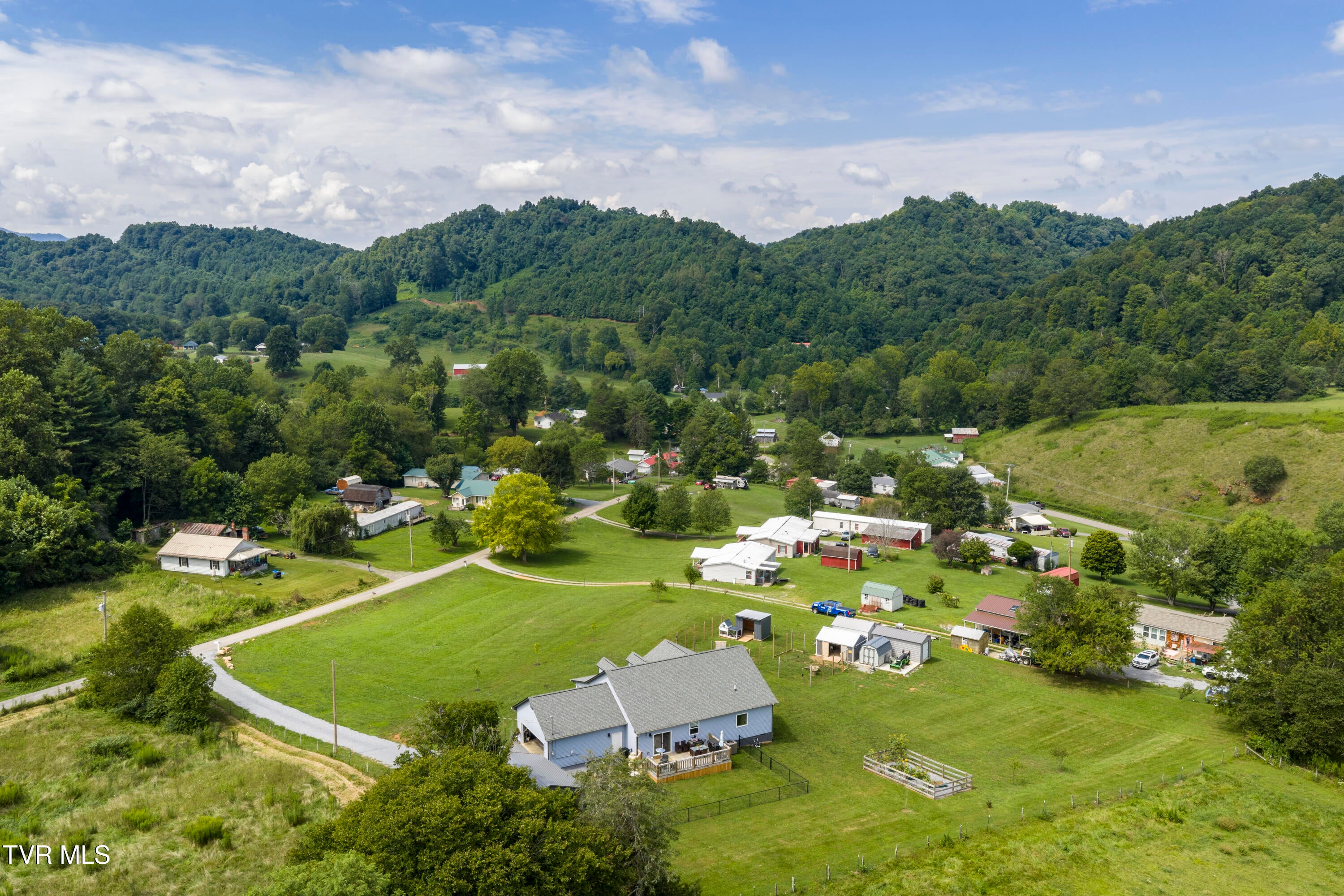 Elizabethton, Tennessee, 37643, United States, 3 Bedrooms Bedrooms, ,2 BathroomsBathrooms,Residential,For Sale,1925509