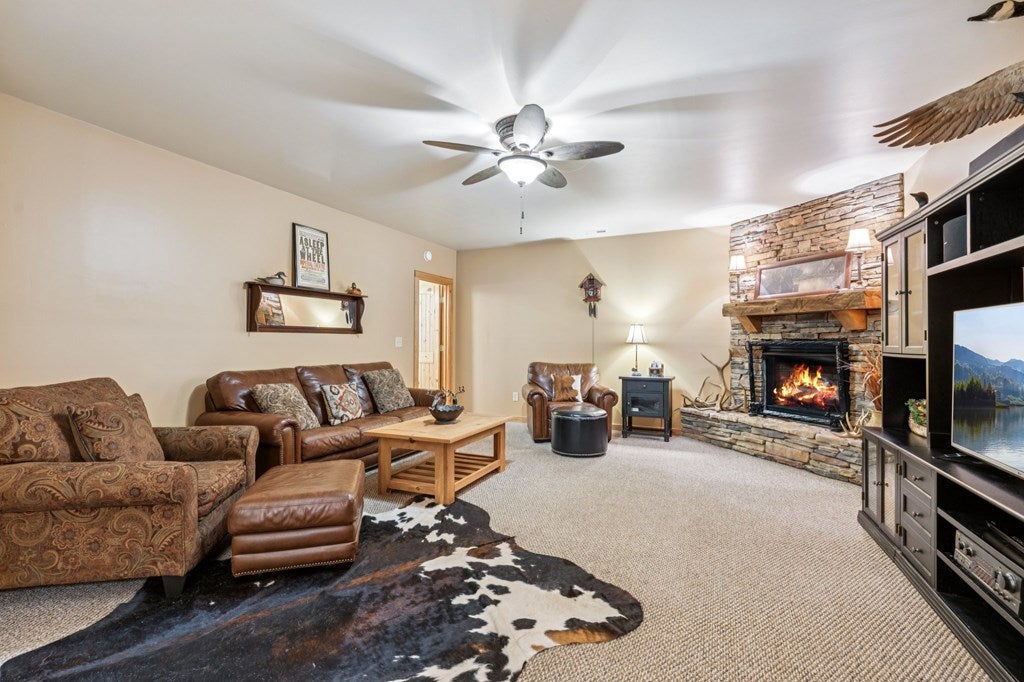 Morganton, Georgia, 30560, United States, 3 Bedrooms Bedrooms, ,3 BathroomsBathrooms,Residential,For Sale,1905378