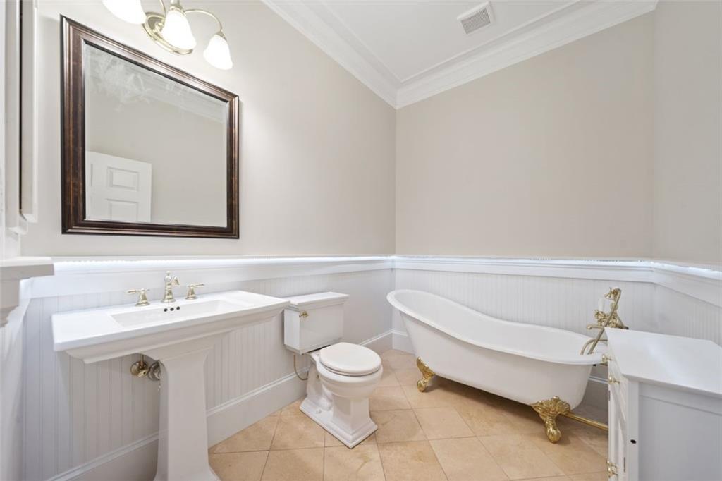 Atlanta, Georgia, 30331, United States, 6 Bedrooms Bedrooms, ,5 BathroomsBathrooms,Residential,For Sale,1906537
