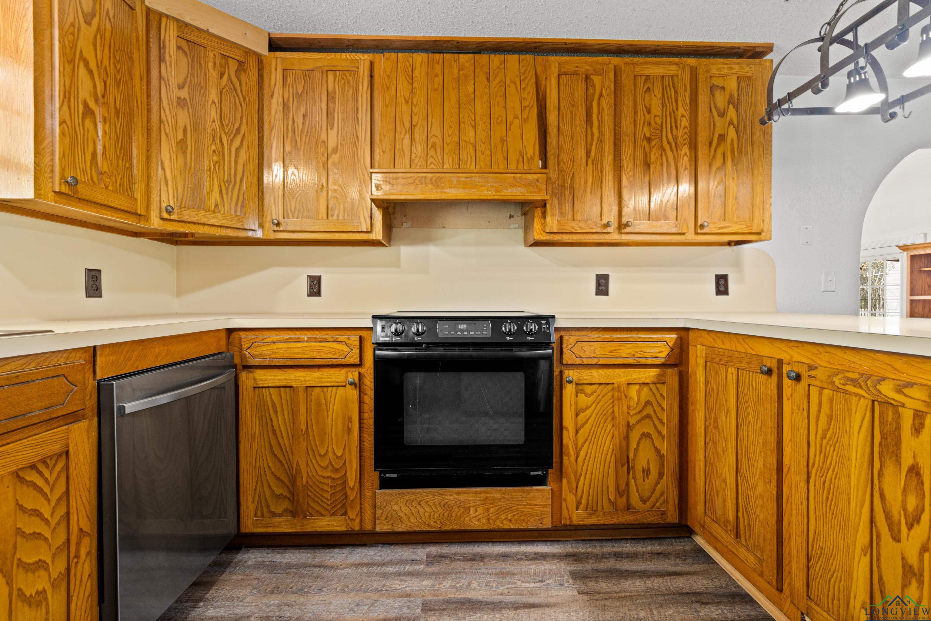 Tatum, Texas, 75691, United States, 3 Bedrooms Bedrooms, ,2 BathroomsBathrooms,Residential,For Sale,1933194