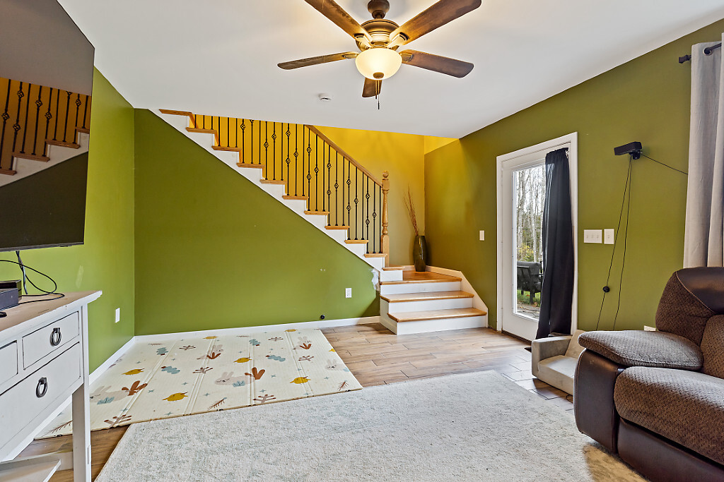 Madison, Maine, 04950, United States, 3 Bedrooms Bedrooms, ,3 BathroomsBathrooms,Residential,For Sale,1898697