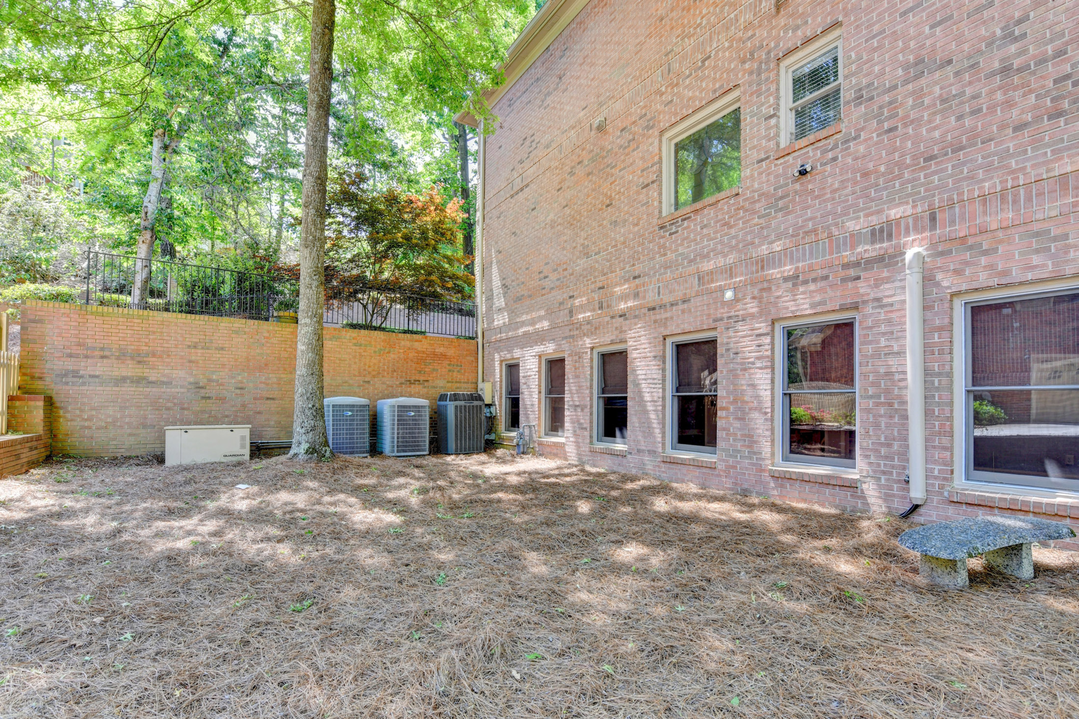  Beautifully Updated Brick Home in Alpharetta - 物件實景