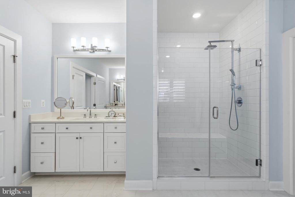 Aldie, Virginia, 20105, United States, 5 Bedrooms Bedrooms, ,7 BathroomsBathrooms,Residential,For Sale,2048550