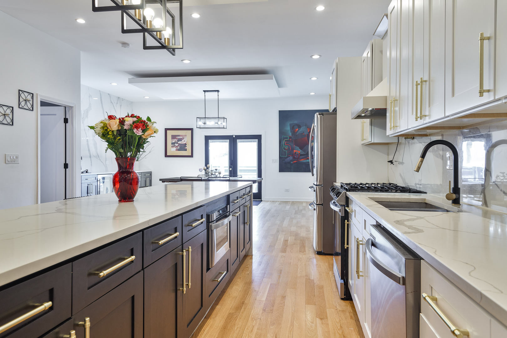 Chicago, Illinois, 60651, United States, 5 Bedrooms Bedrooms, ,6 BathroomsBathrooms,Residential,For Sale,1988146