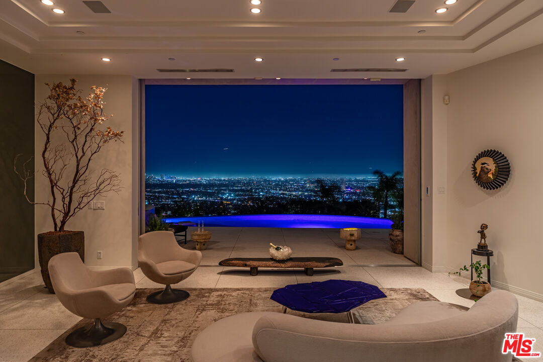 Los Angeles, California, 90069, United States, 3 Bedrooms Bedrooms, ,6 BathroomsBathrooms,Residential,For Sale,1731707