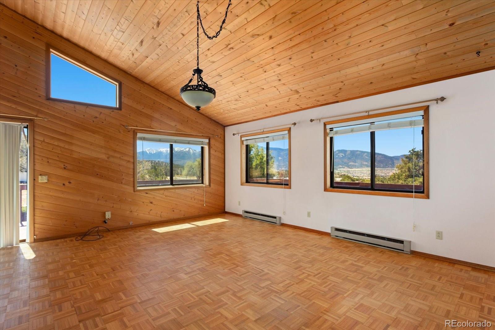 Salida, Colorado, 81201, United States, 3 Bedrooms Bedrooms, ,1 BathroomBathrooms,Residential,For Sale,2043390