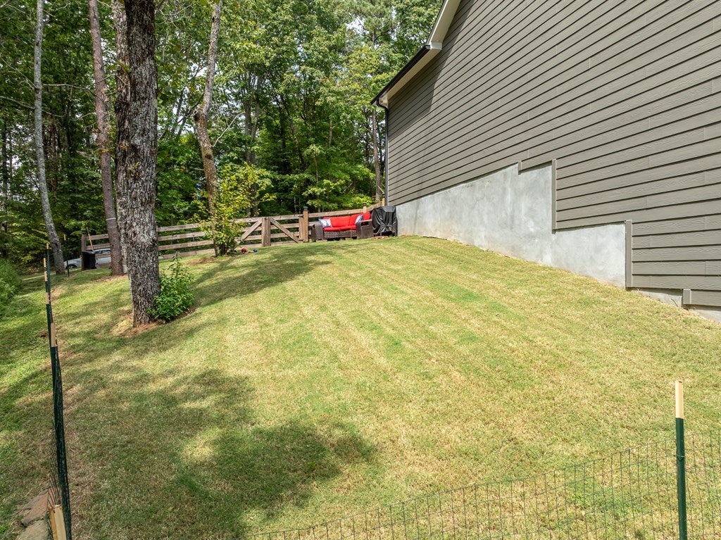 Talking Rock, Georgia, 30175, United States, 3 Bedrooms Bedrooms, ,2 BathroomsBathrooms,Residential,For Sale,1972069