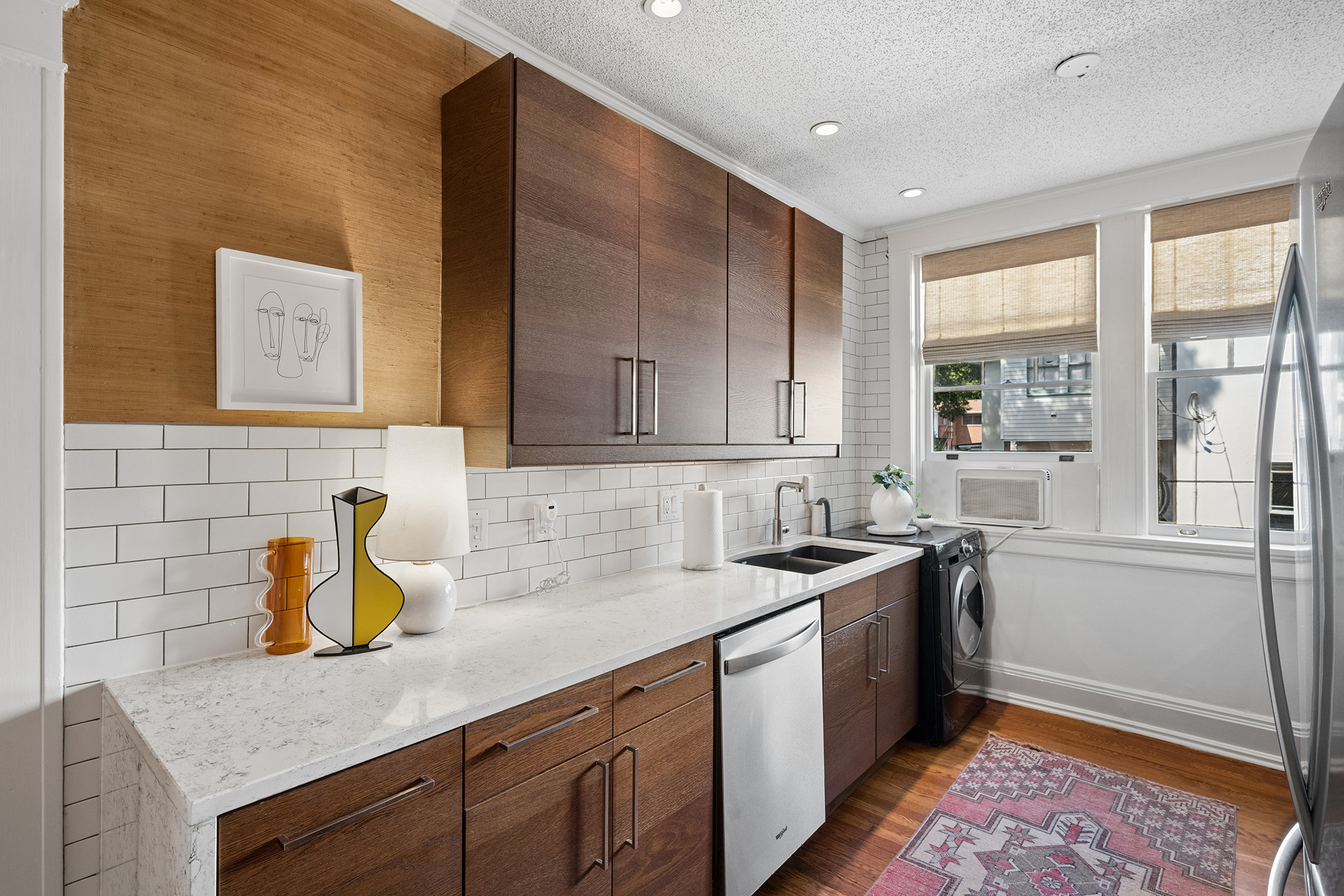  Beautifully Renovated Corner Unit in an Intimate Historic Boutique Building - 物件實景