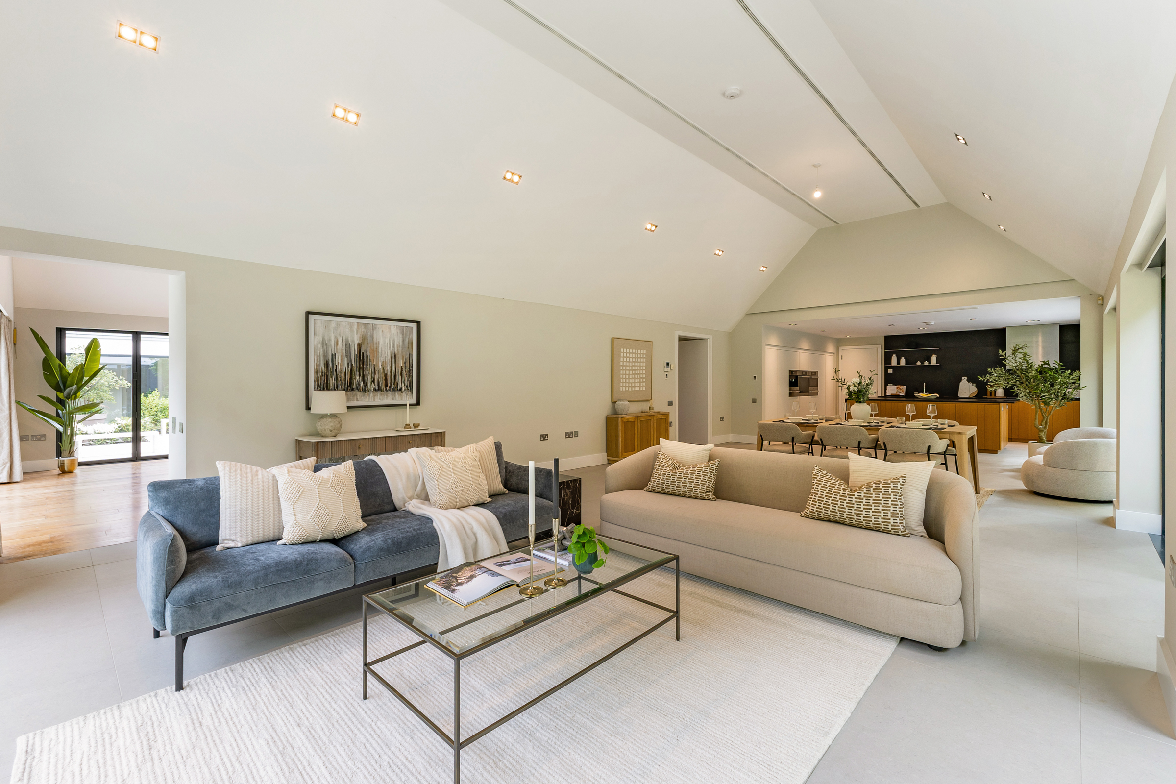  A Contemporary Five-Bedroom House with direct access onto Wentworth golf course - 物件實景