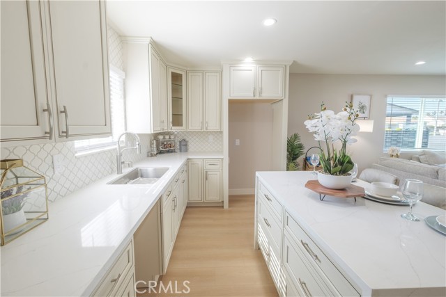 Compton, California, 90220, United States, 6 Bedrooms Bedrooms, ,5 BathroomsBathrooms,Residential,For Sale,2048011