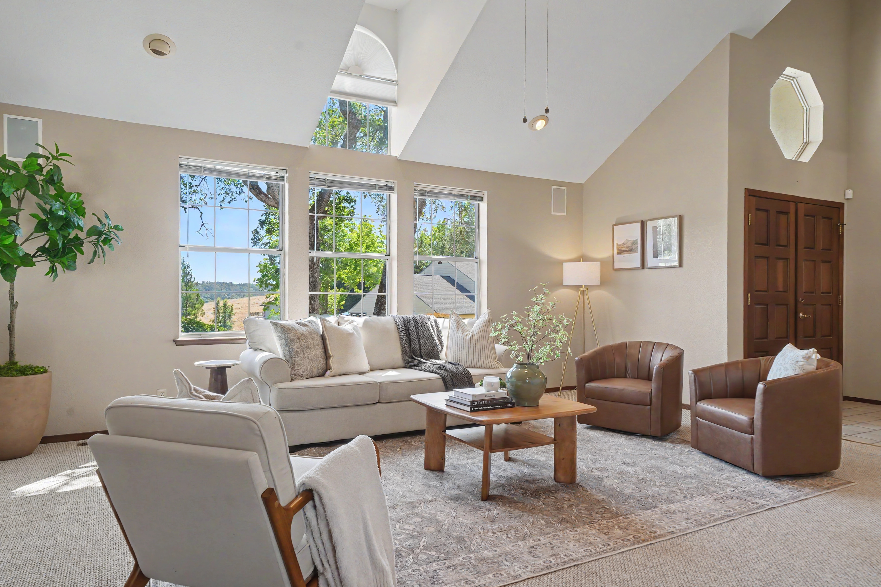  Spacious Sutter Creek Home with Hillside Views and Endless Potential - 物件實景
