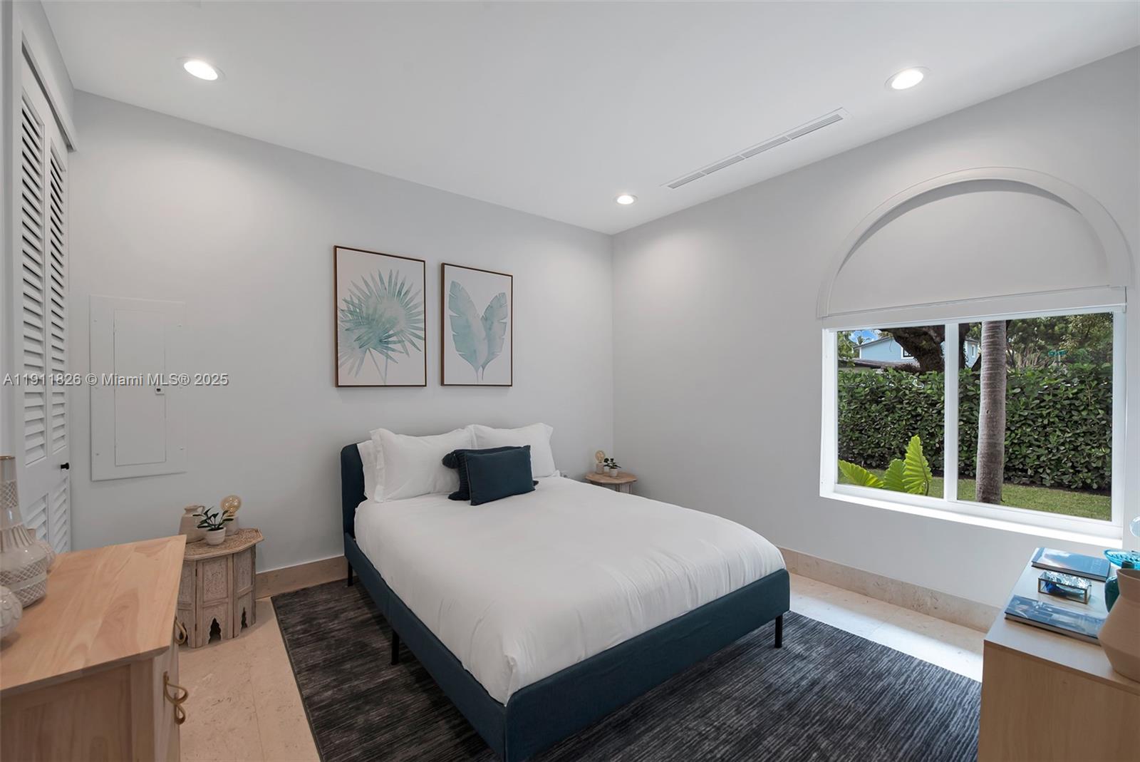 Miami, Florida, 33155, United States, 5 Bedrooms Bedrooms, ,4 BathroomsBathrooms,Residential,For Sale,1994722