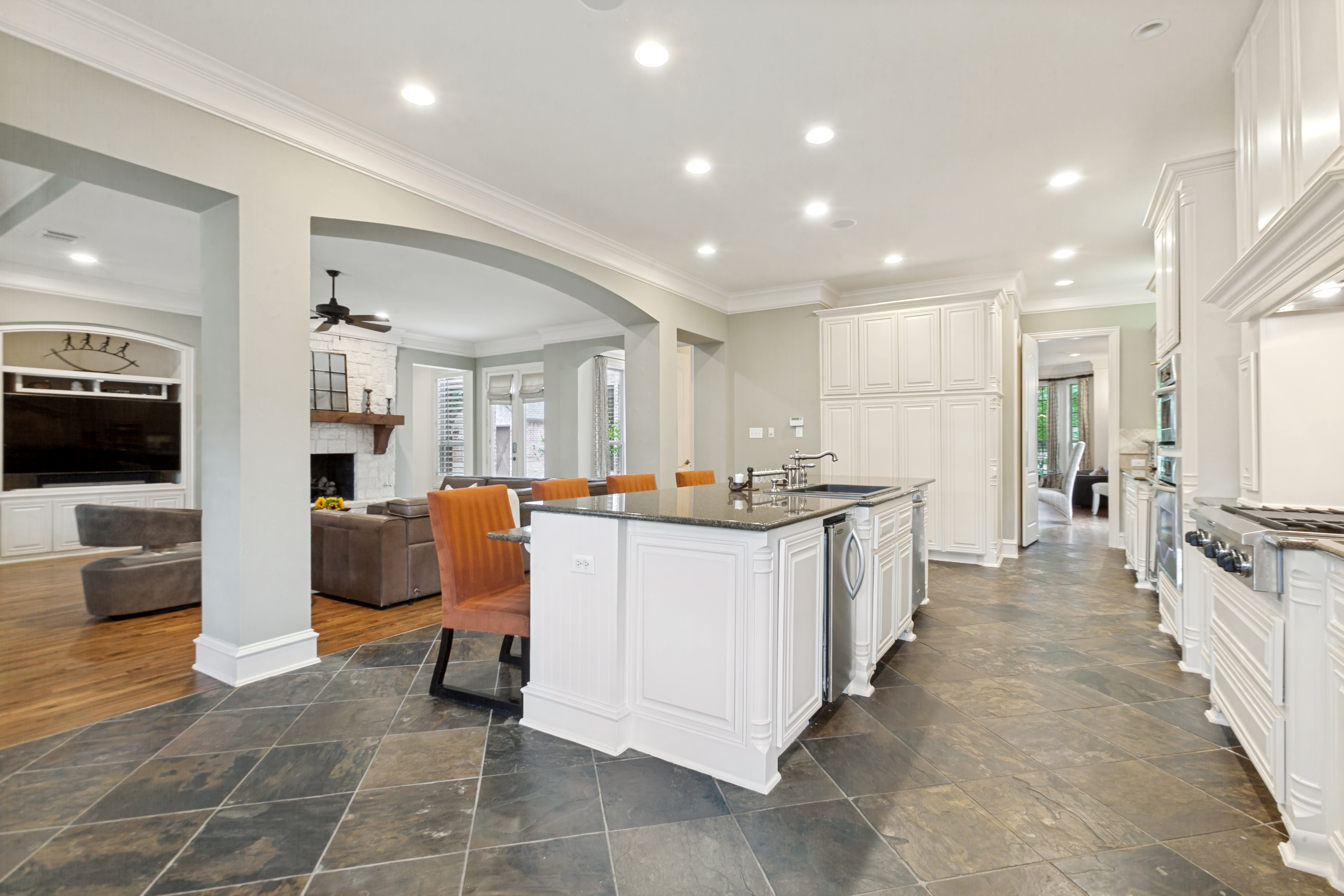  Preston Hollow 5-Bedroom Home with Pool, 2 Offices, and First-Floor Primary - 物件實景