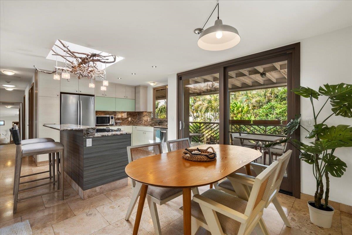 Paia, Hawaii, 96779, United States, 5 Bedrooms Bedrooms, ,4 BathroomsBathrooms,Residential,For Sale,1988155