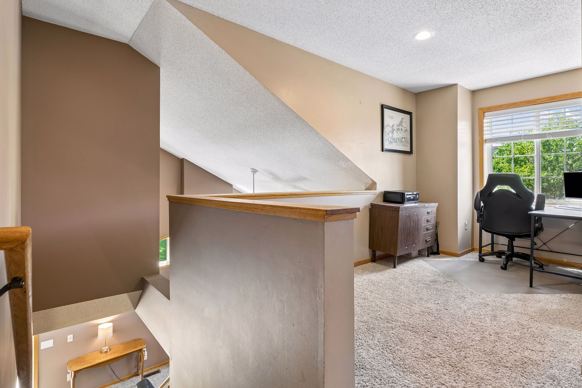  Private Woodland Townhome Near Parks and Recreation - 物件實景