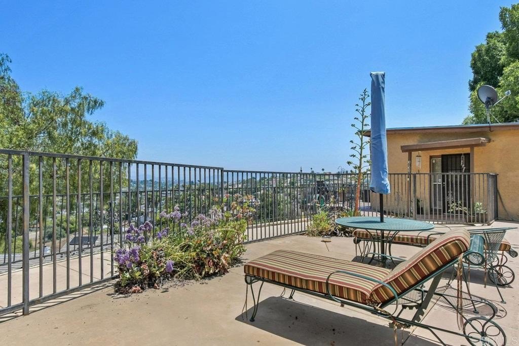 Spring Valley, California, 91977, United States, 2 Bedrooms Bedrooms, ,1 BathroomBathrooms,Residential,For Sale,1877112