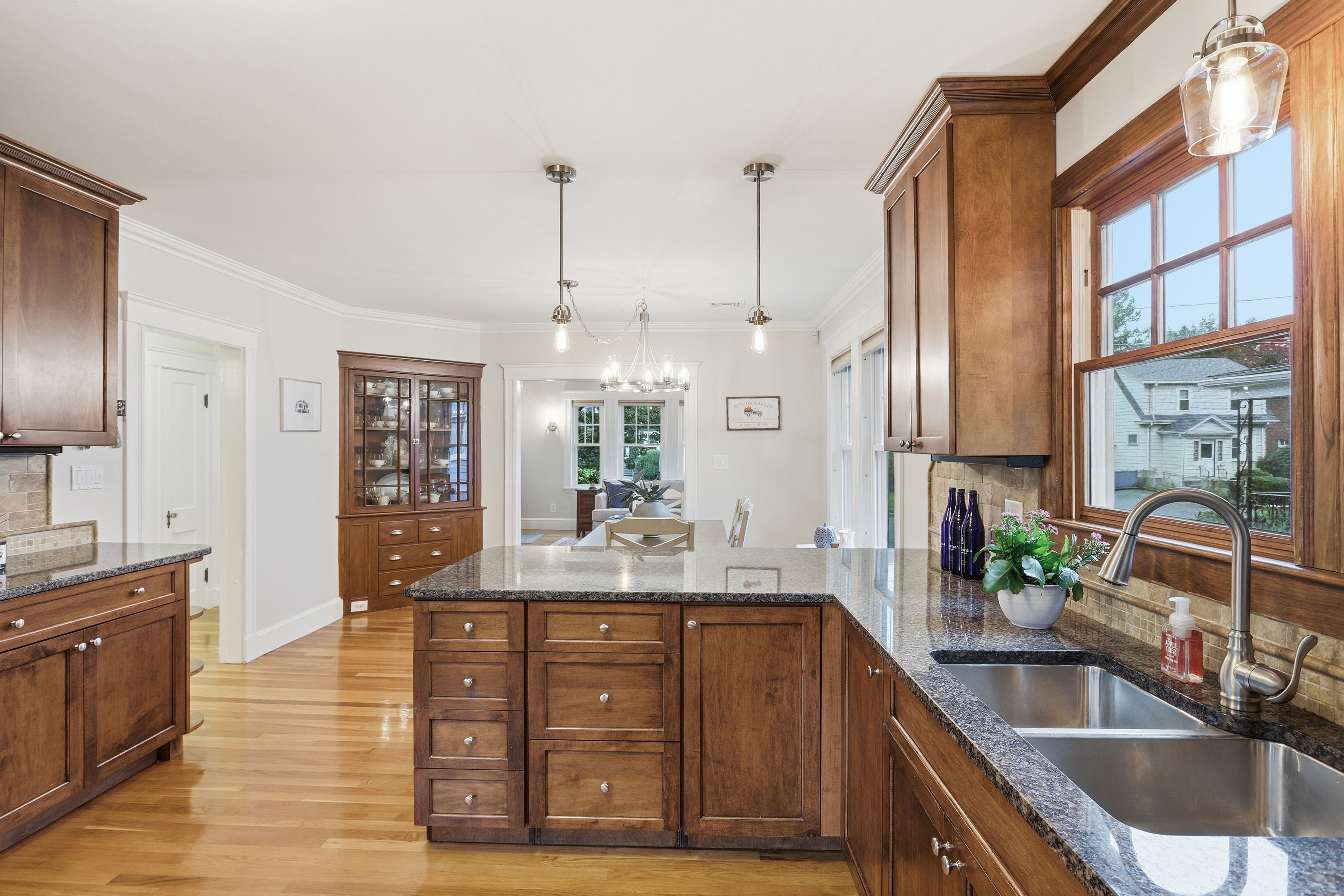  54 Bruce Road, Waltham, MA 02453 - 物件實景