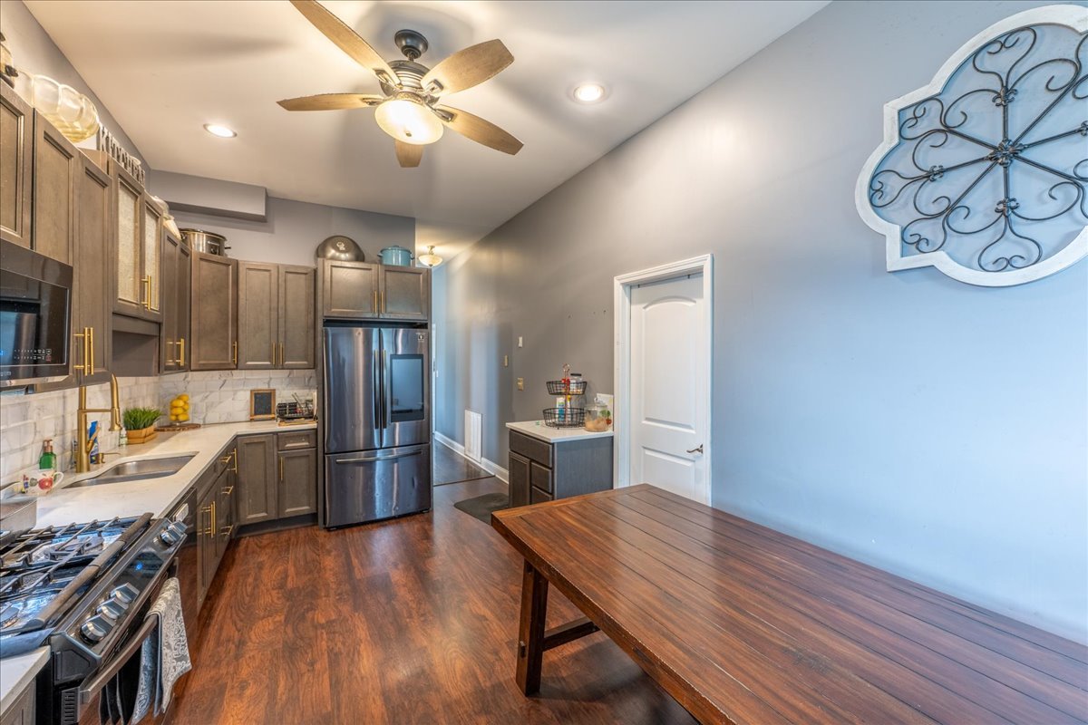 Chicago, Illinois, 60623, United States, 11 Bedrooms Bedrooms, ,Residential,For Sale,1984731