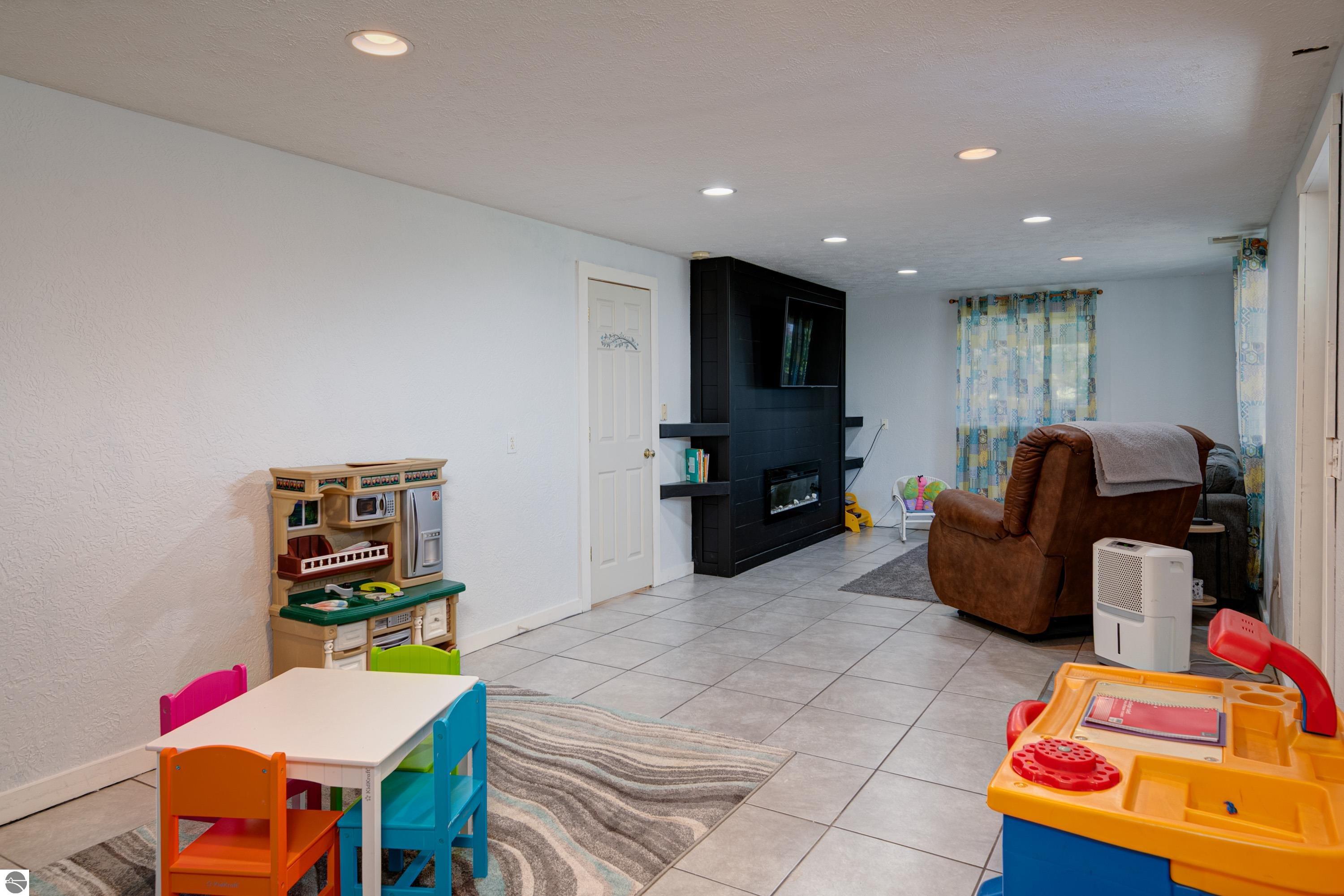 Cedar, Michigan, 49621, United States, 4 Bedrooms Bedrooms, ,2 BathroomsBathrooms,Residential,For Sale,1917119